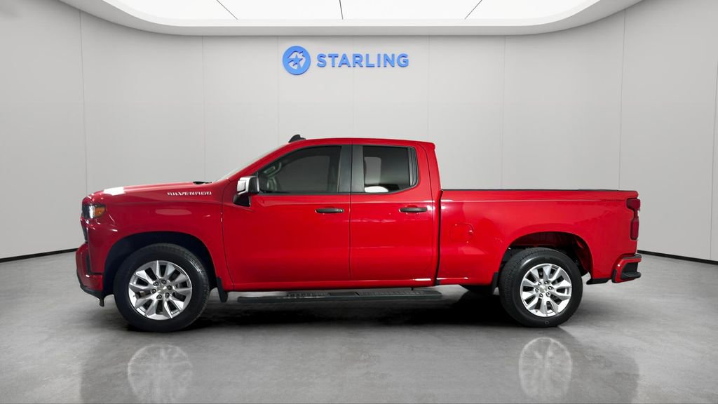 Used 2021 Chevrolet Silverado 1500 Custom image 3