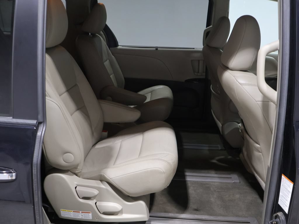 Used 2025 Hyundai Santa Fe Calligraphy AWD/4WD image 20