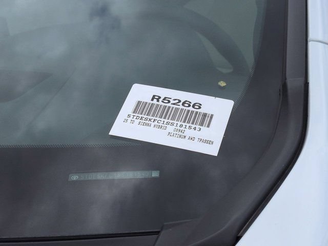 Certified 2025 Toyota Sienna Platinum AWD/4WD image 19