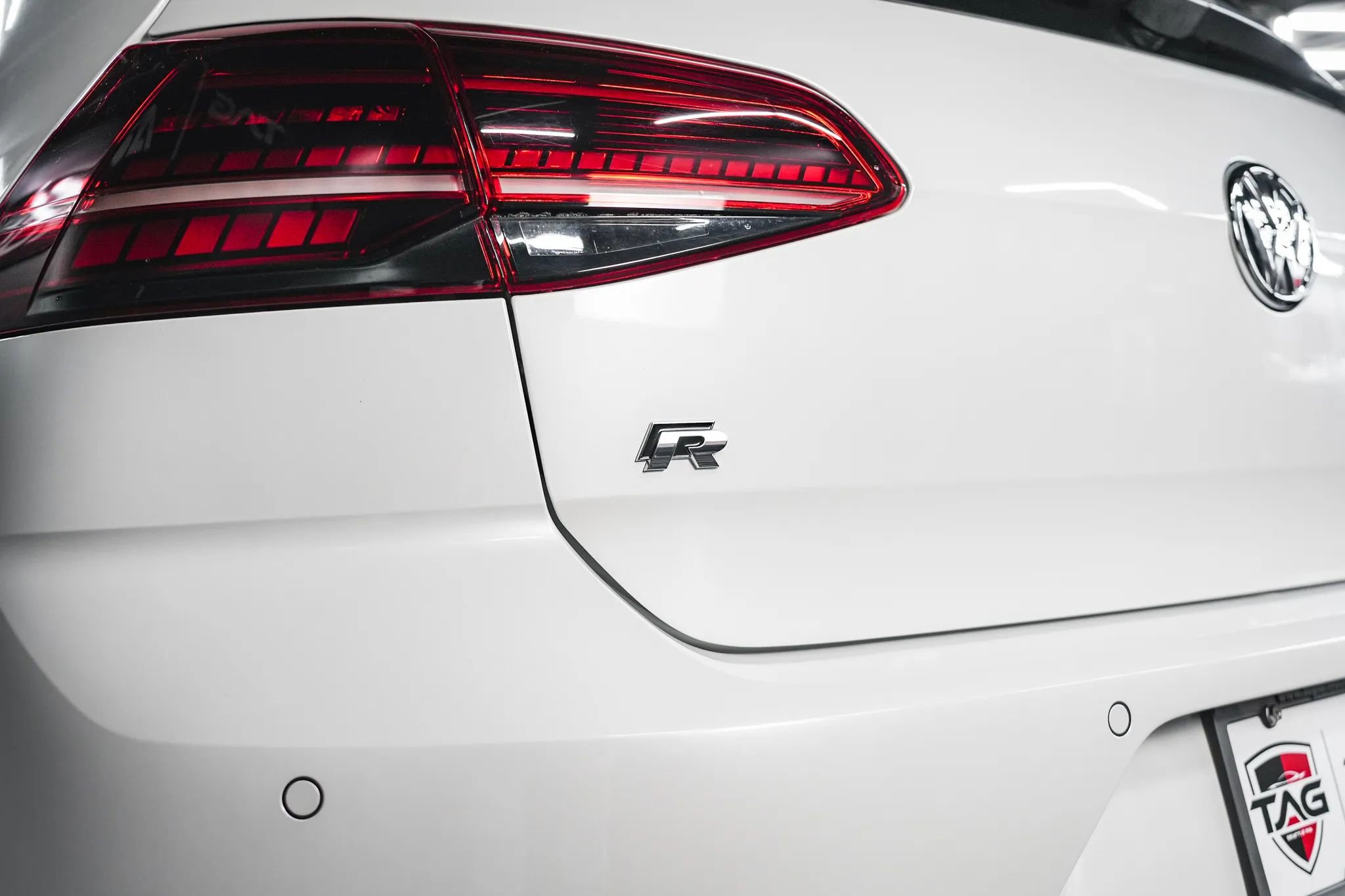 Used 2018 Volkswagen Golf R 4-Door image 26