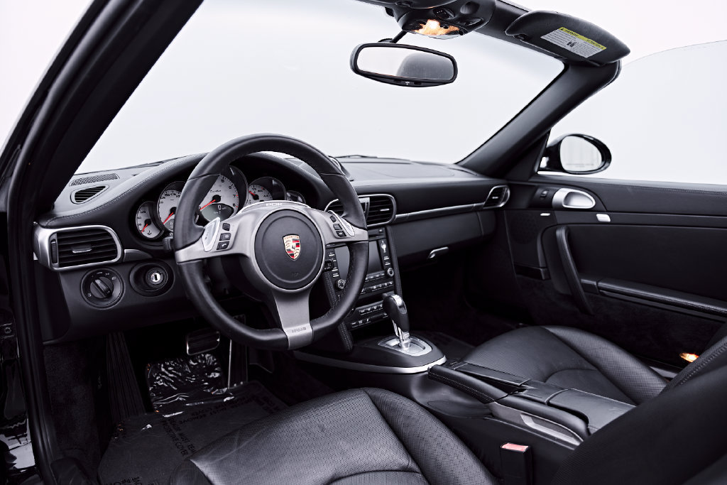 Used 2010 Porsche 911 Turbo AWD/4WD image 2