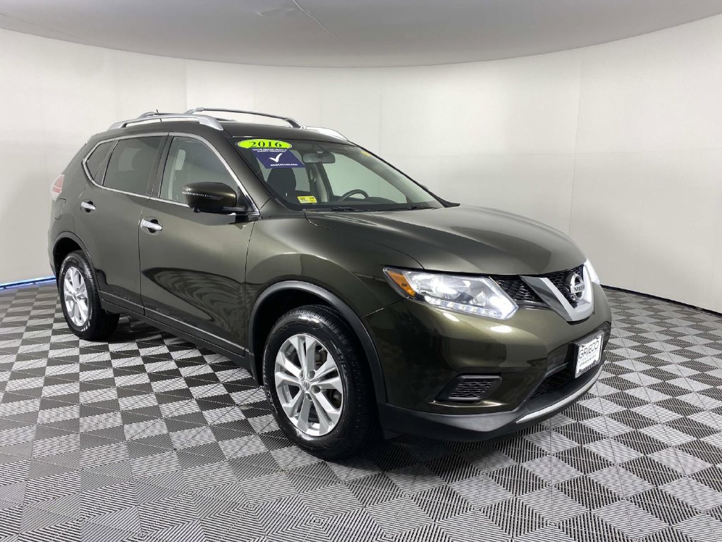 Used 2016 Nissan Rogue SV w/ SV Premium Package