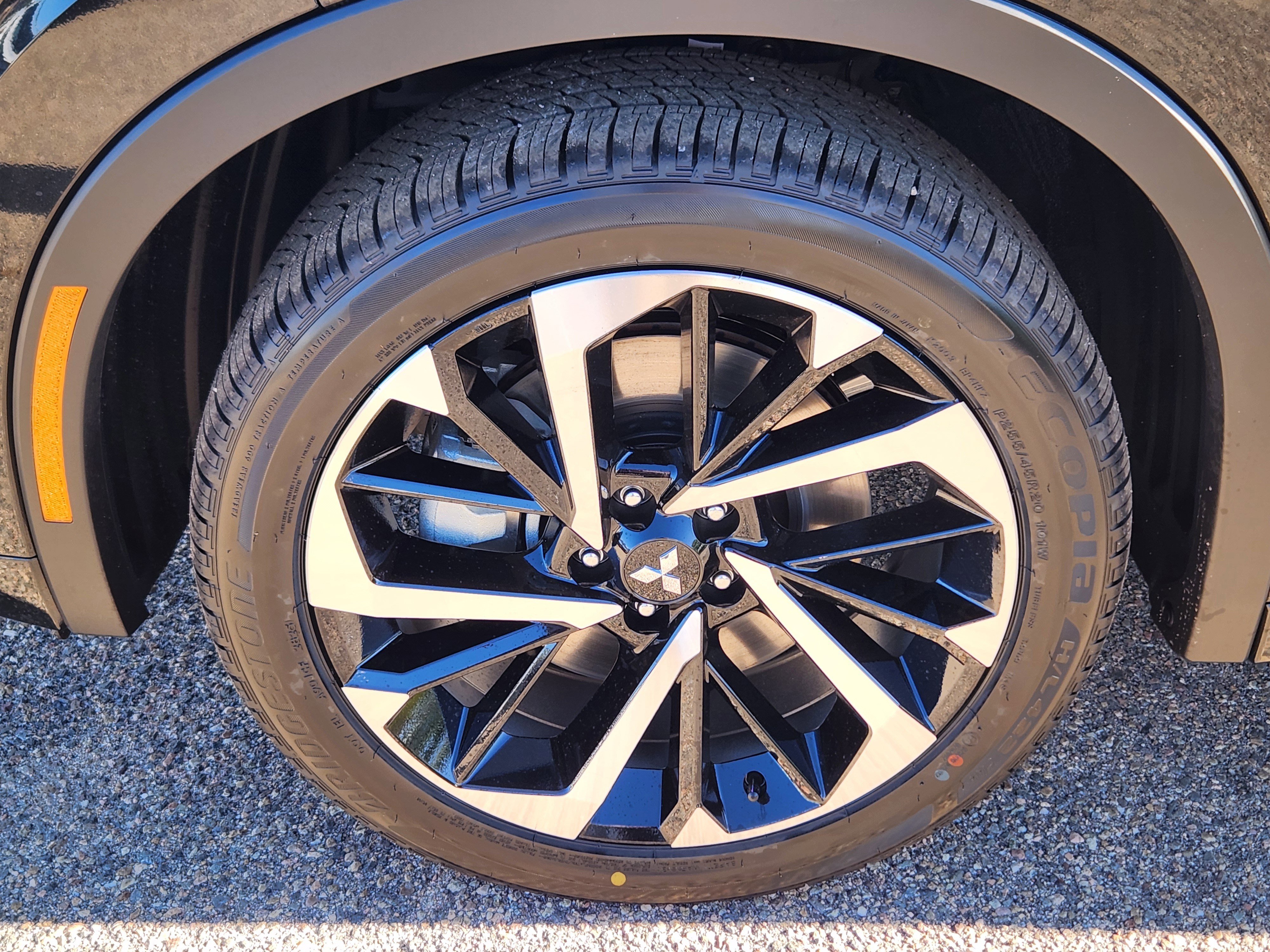 New 2025 Mitsubishi Outlander SEL image 7