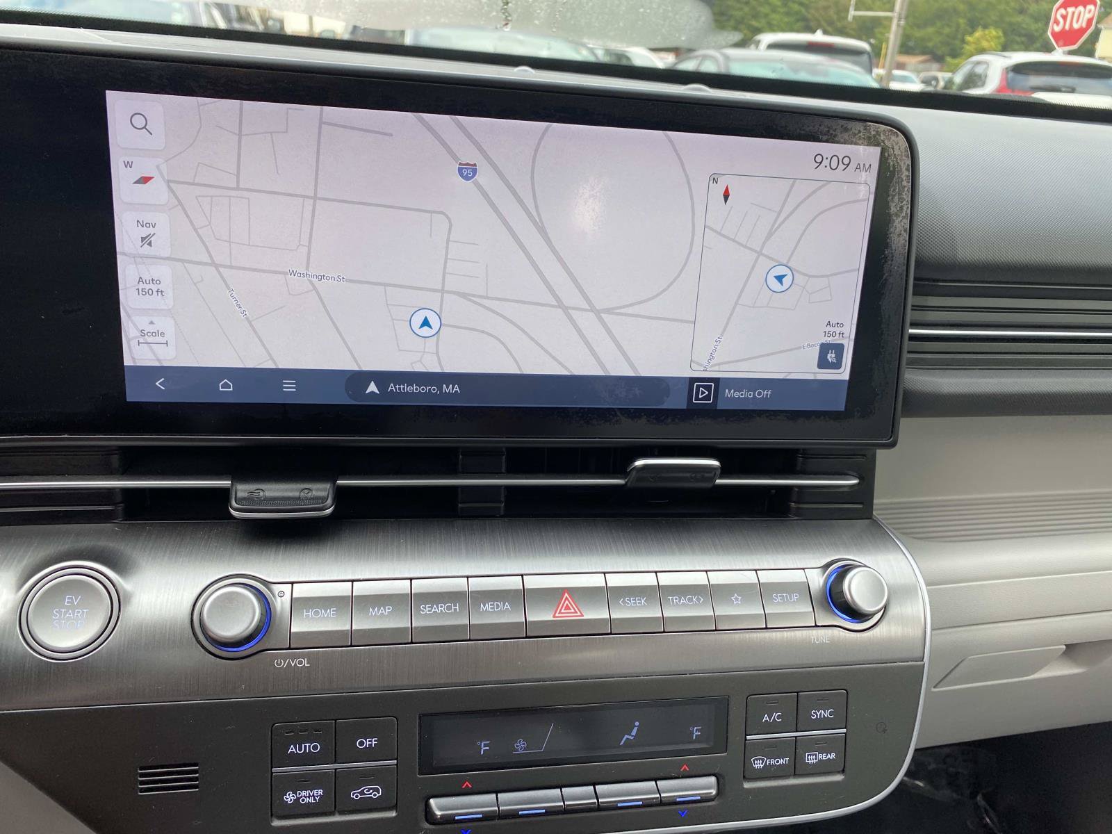 Used 2025 Hyundai Kona SE FWD image 12