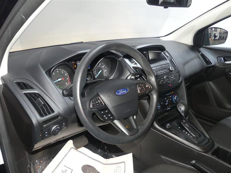 Used 2018 Ford Focus SE w/ SE Appearance Package image 22