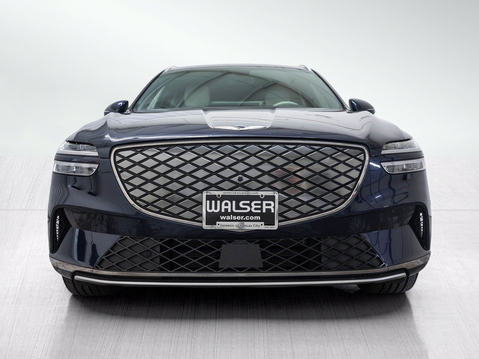 Used 2024 Genesis Electrified GV70 w/ Prestige Package AWD/4WD image 2