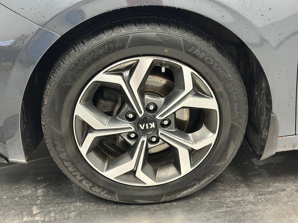 Used 2020 Kia Forte LXS FWD image 22