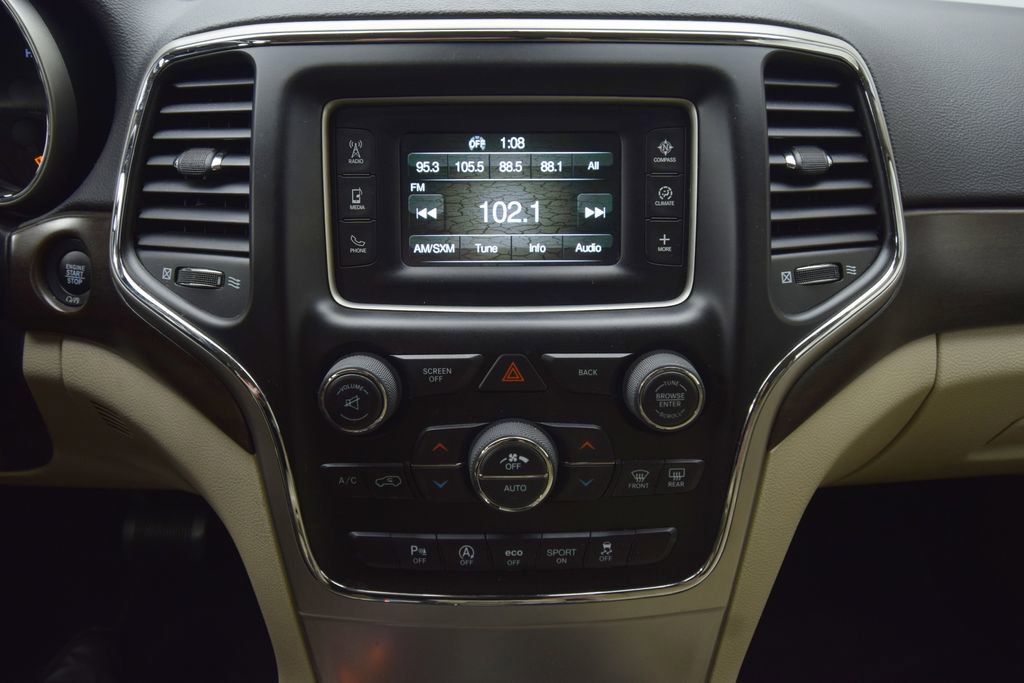 Used 2017 Jeep Grand Cherokee Laredo w/ Quick Order Package 2BE image 16