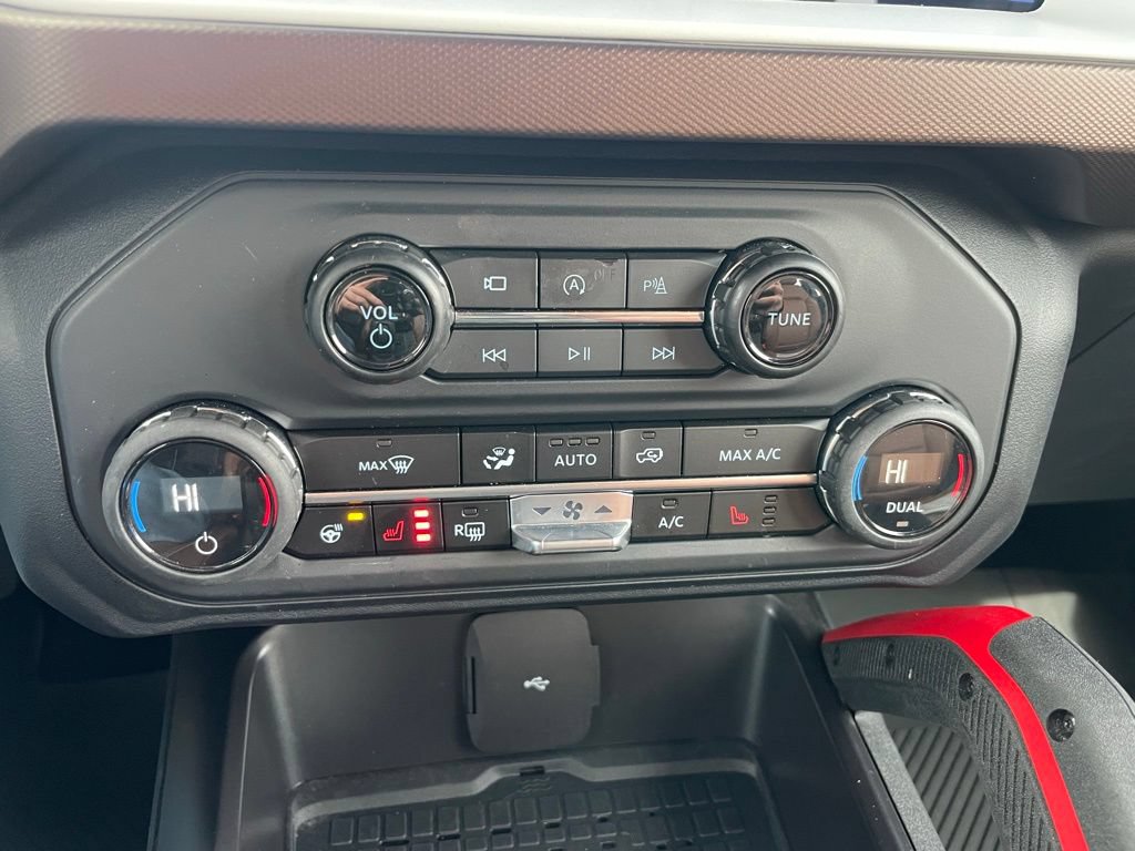 Used 2024 Ford Bronco Heritage Edition AWD/4WD image 12