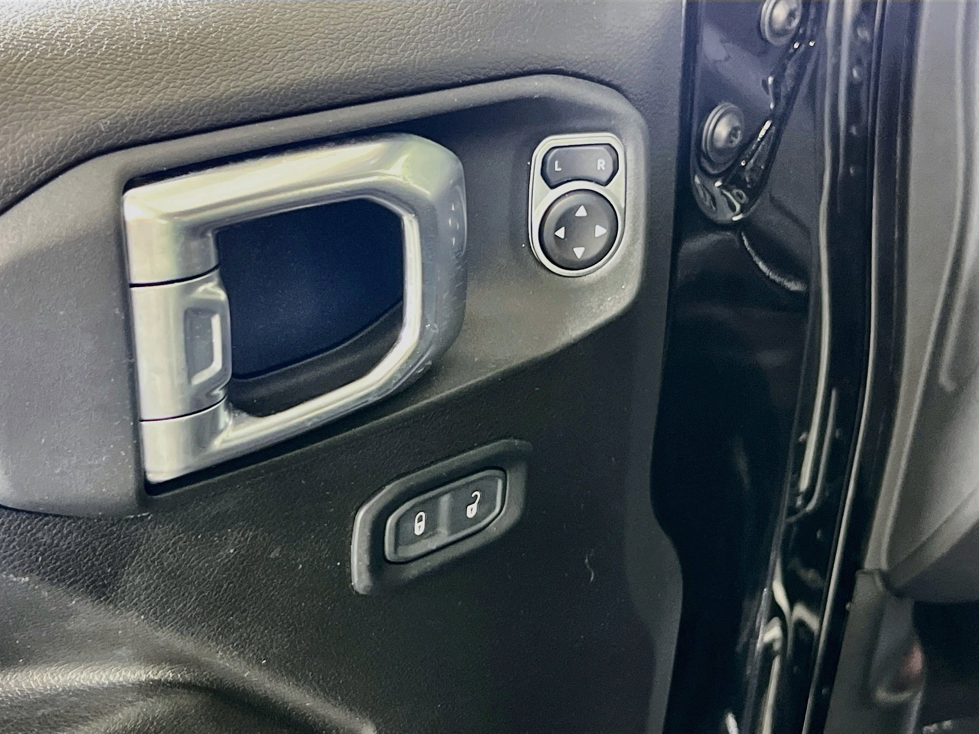 Used 2023 Jeep Wrangler Unlimited Sport w/ Sun And Sound Package AWD/4WD image 18