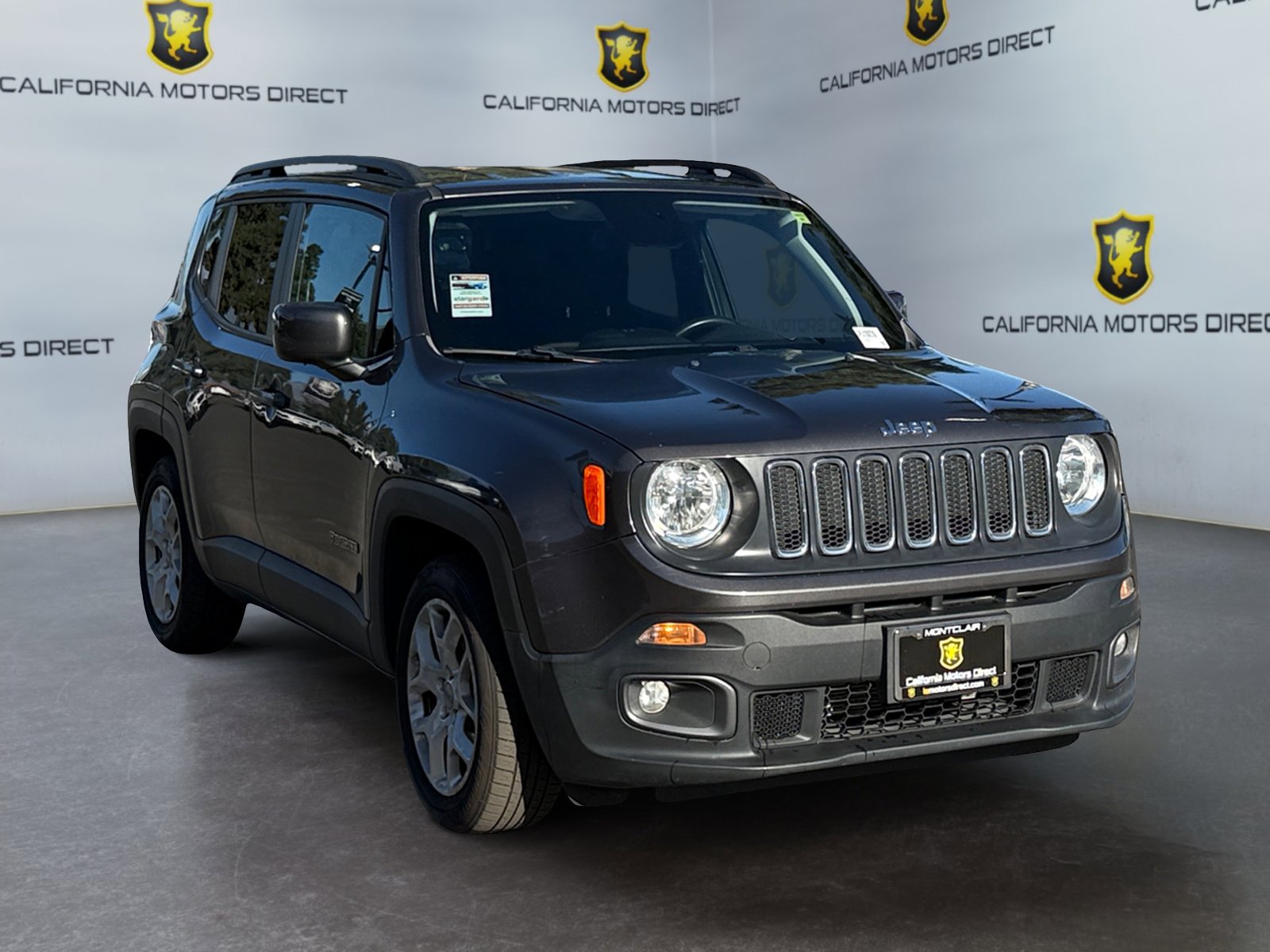 Used 2018 Jeep Renegade Latitude w/ UConnect 8.4 Nav Group image 7