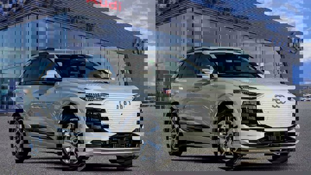 New 2025 Audi Q6 e-tron Premium Plus w/ Premium Plus