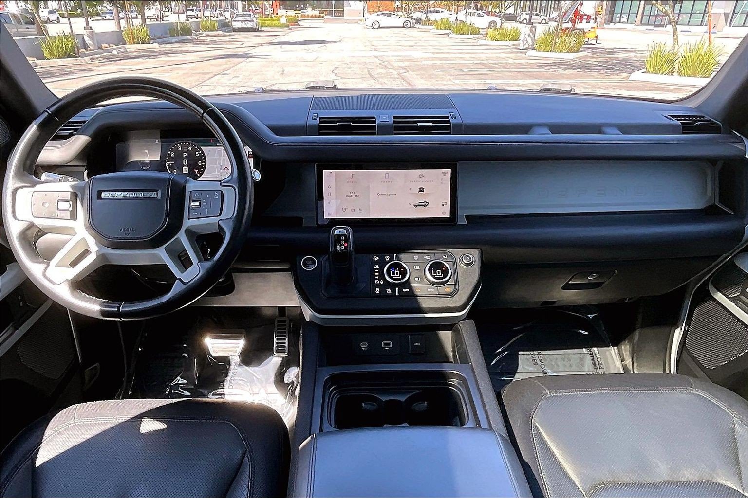Used 2022 Land Rover Defender 110 X-Dynamic HSE AWD/4WD image 14