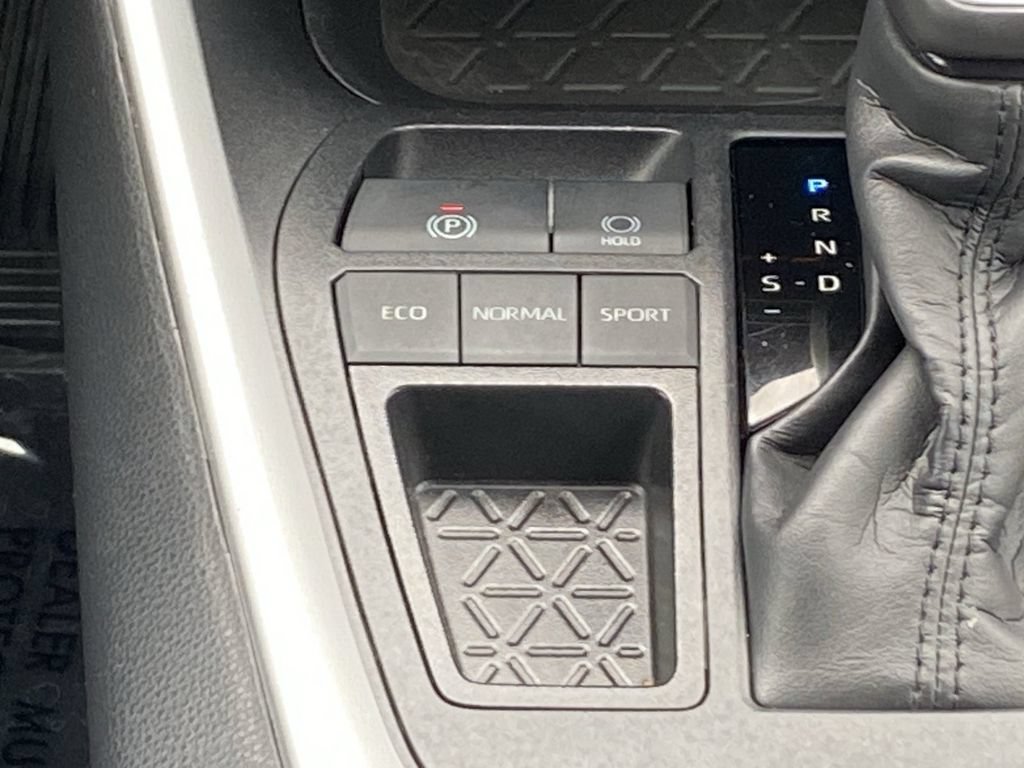 Certified 2025 Toyota RAV4 XLE Premium FWD image 33