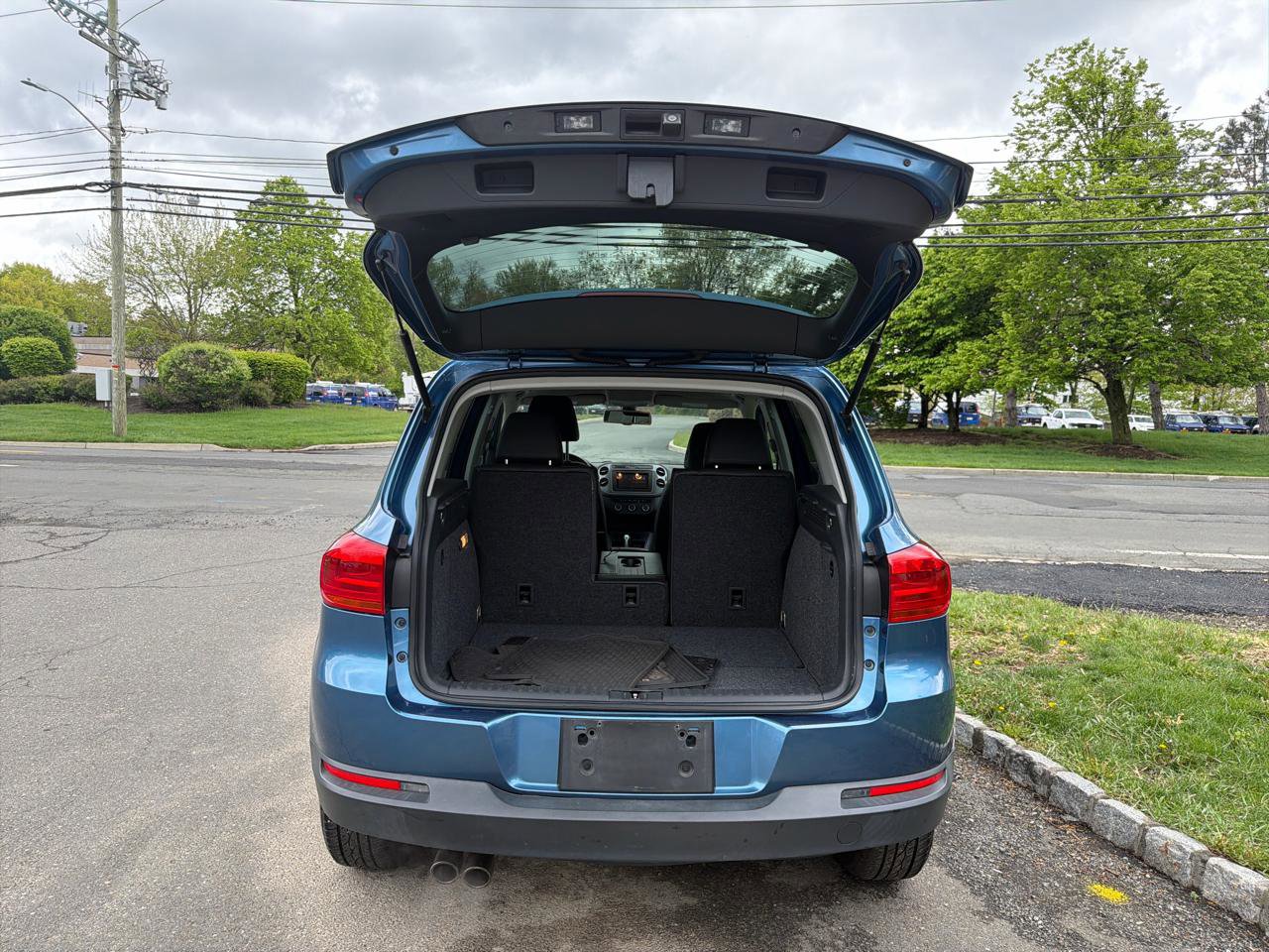 Used 2017 Volkswagen Tiguan S AWD/4WD image 11