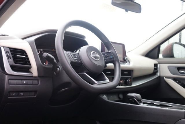 Used 2023 Nissan Rogue SL w/ SL Premium Package image 6