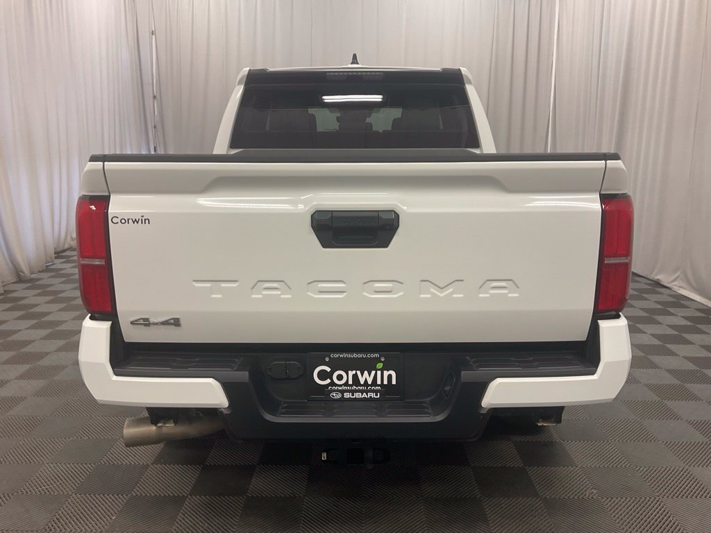 Used 2025 Toyota Tacoma SR5 AWD/4WD image 4