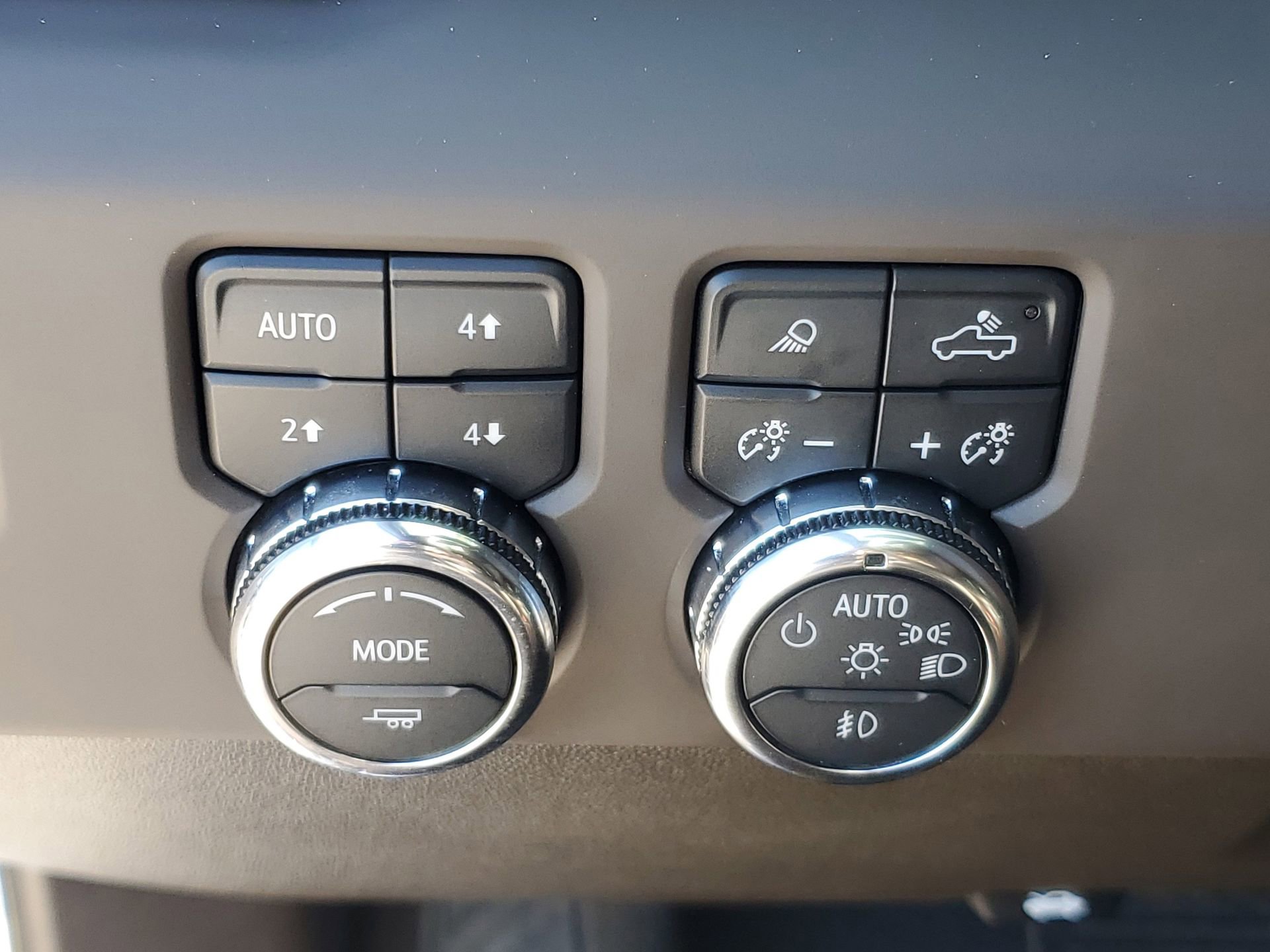 Used 2024 GMC Sierra 3500 Denali w/ Denali Reserve Package image 19