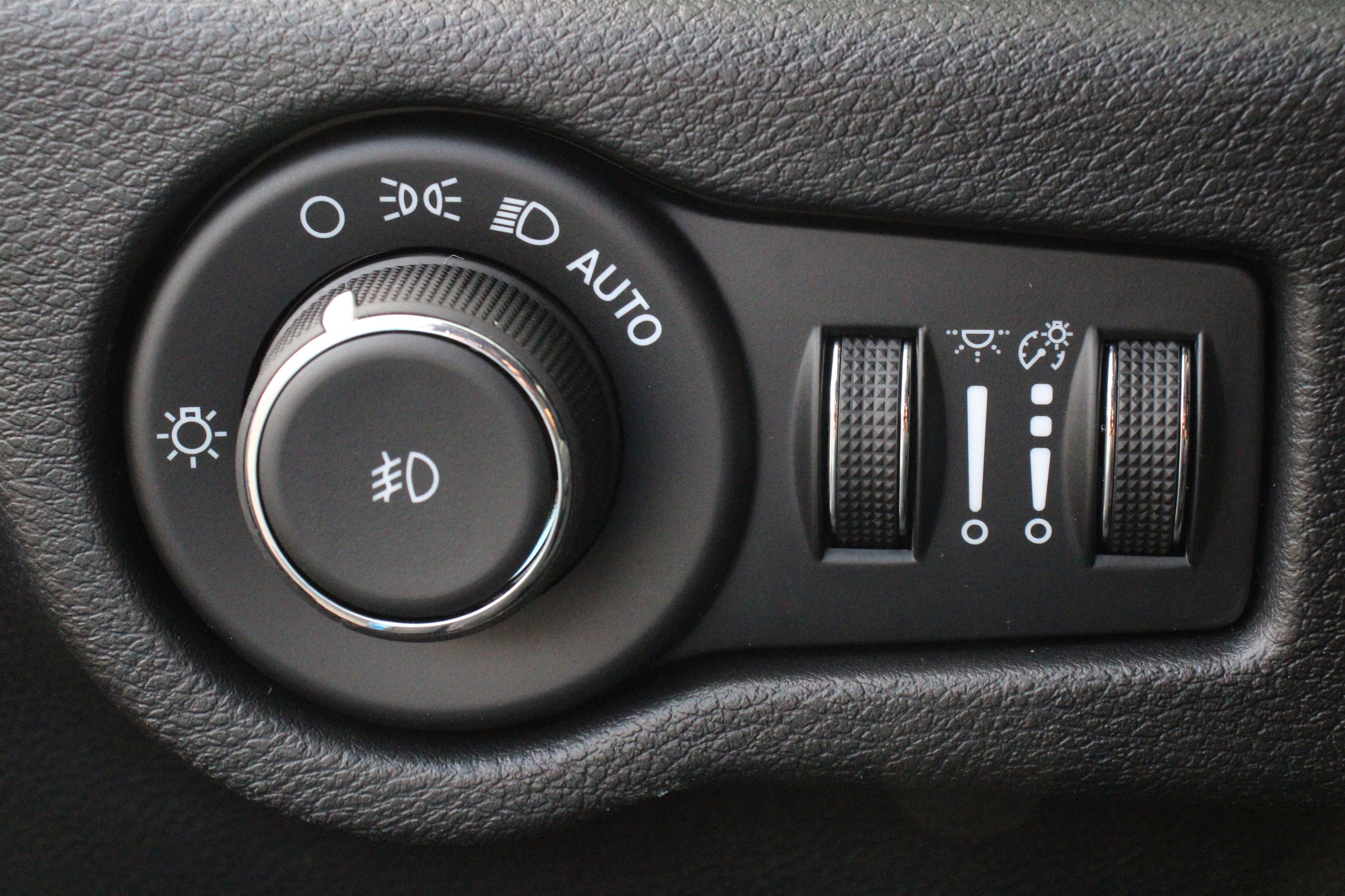 New 2026 Chrysler Pacifica Select FWD image 11