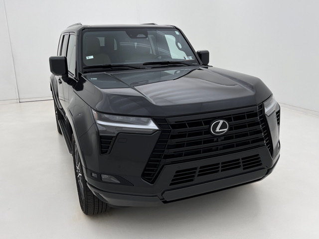 Used 2025 Lexus GX 550 w/ Accessory Package (2T) AWD/4WD image 3