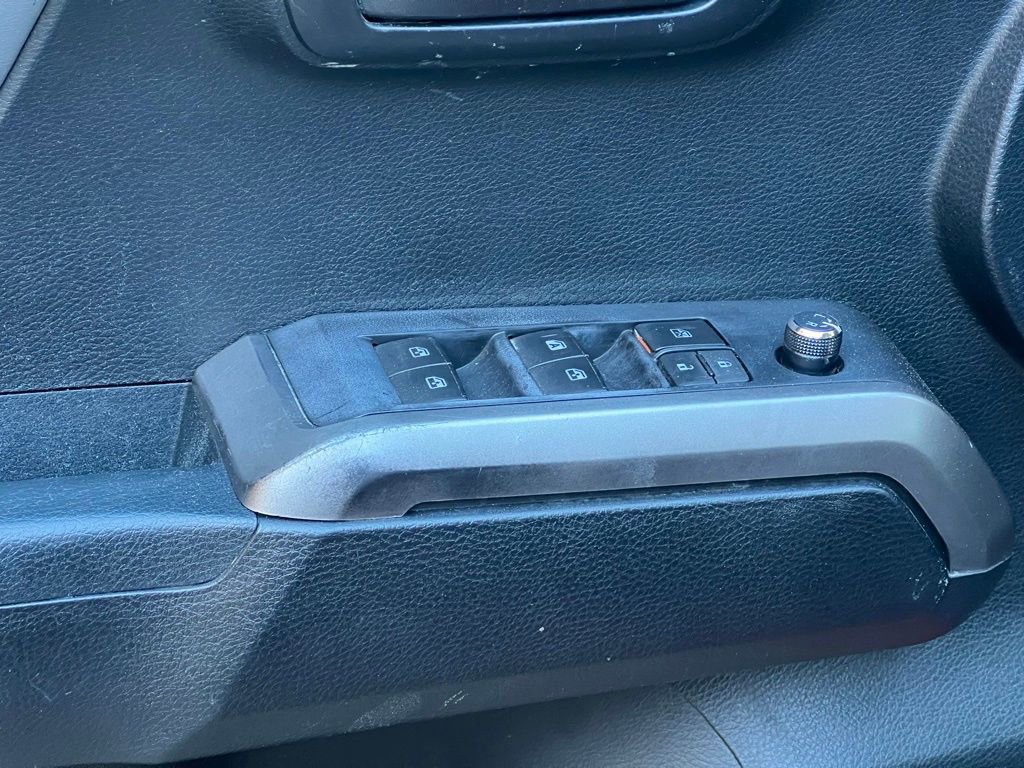 Used 2016 Toyota Tacoma SR5 image 16