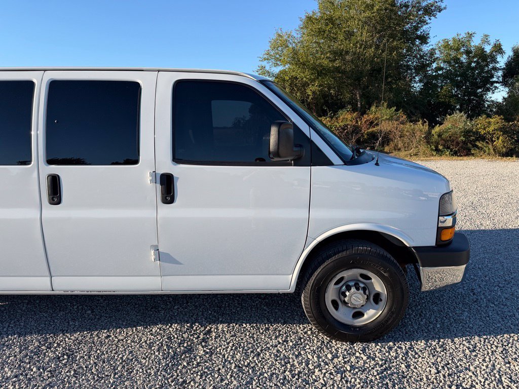 Used 2017 Chevrolet Express 3500 LT w/ LT Preferred Equipment Group RWD image 20