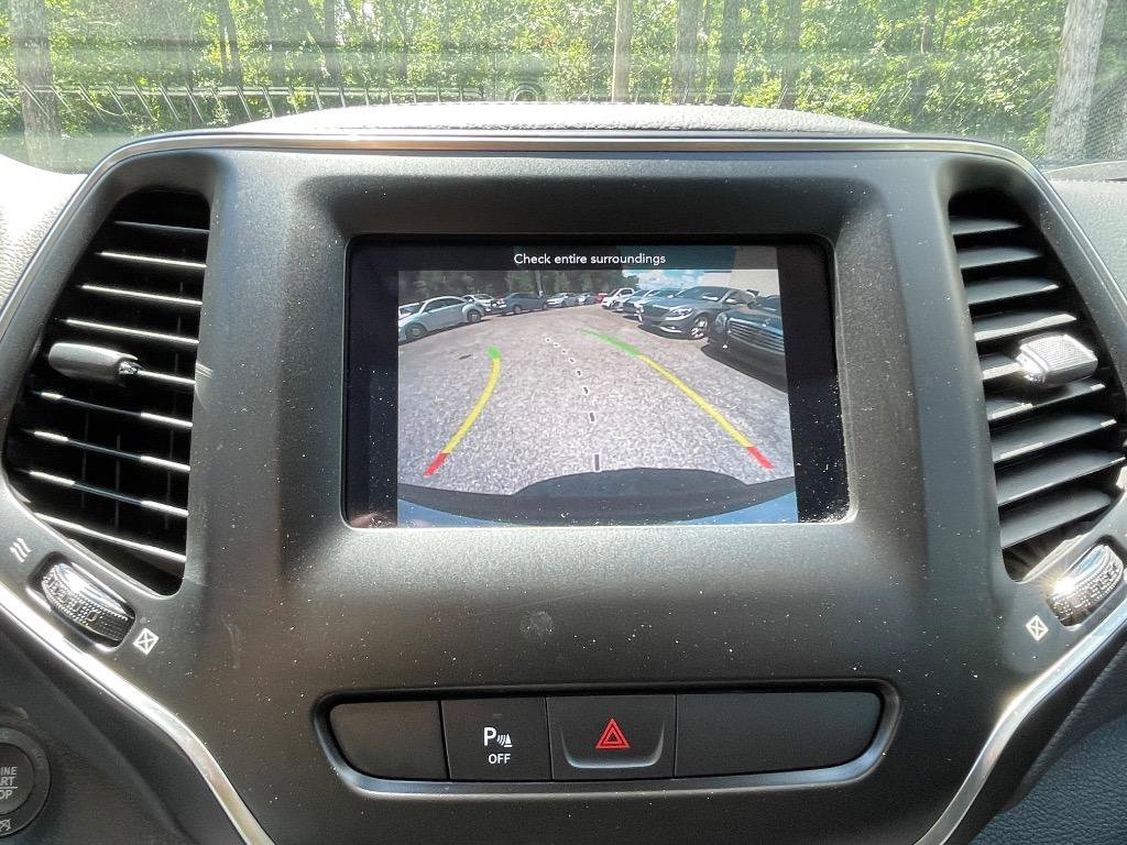 Used 2020 Jeep Cherokee Latitude Plus image 27