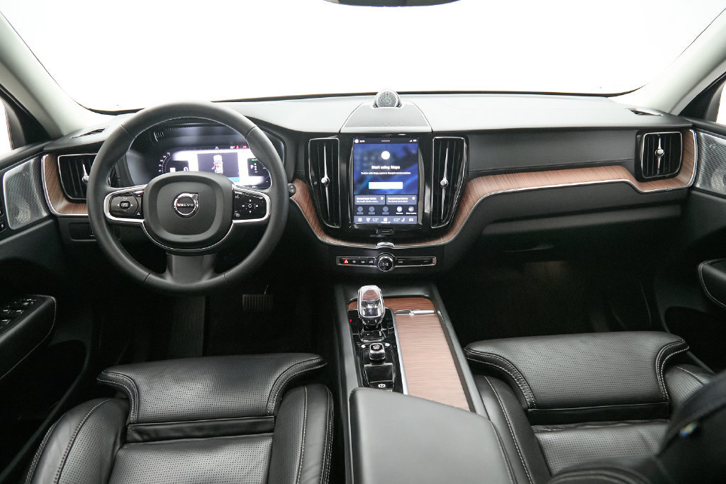 Certified 2023 Volvo XC60 T8 Ultimate w/ Climate Package AWD/4WD image 24