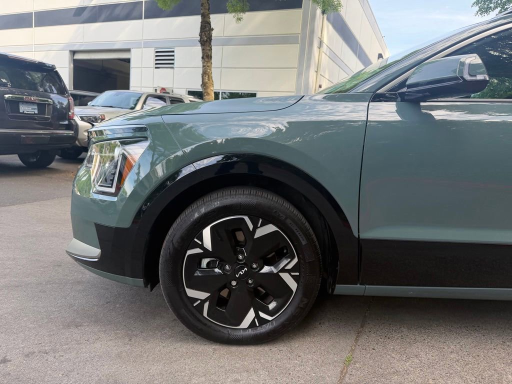 Used 2024 Kia Niro Wind w/ Wind Preserve Package FWD image 8