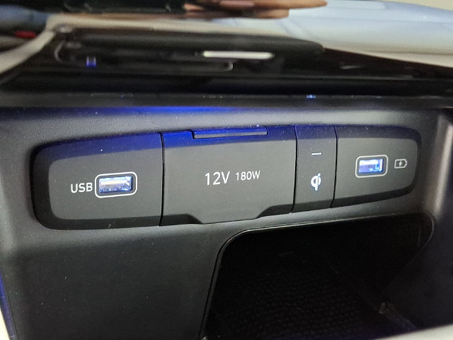 Certified 2024 Hyundai Tucson SEL w/ Convenience Package FWD image 32
