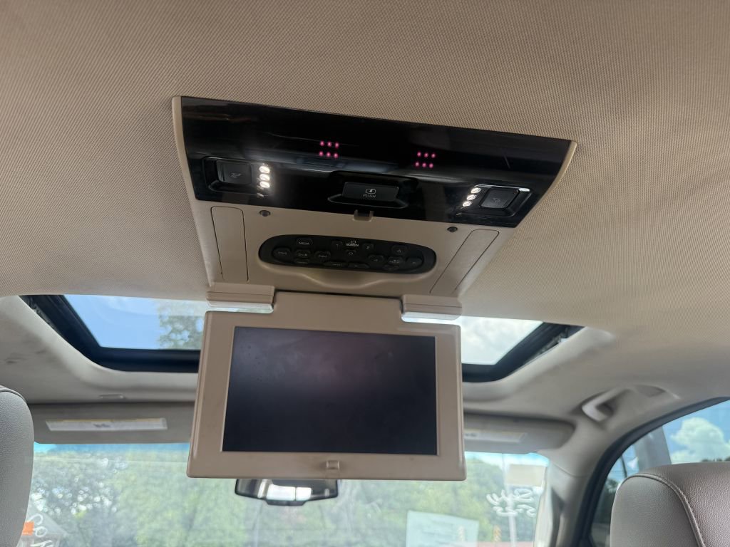 Used 2017 Chevrolet Suburban Premier image 37