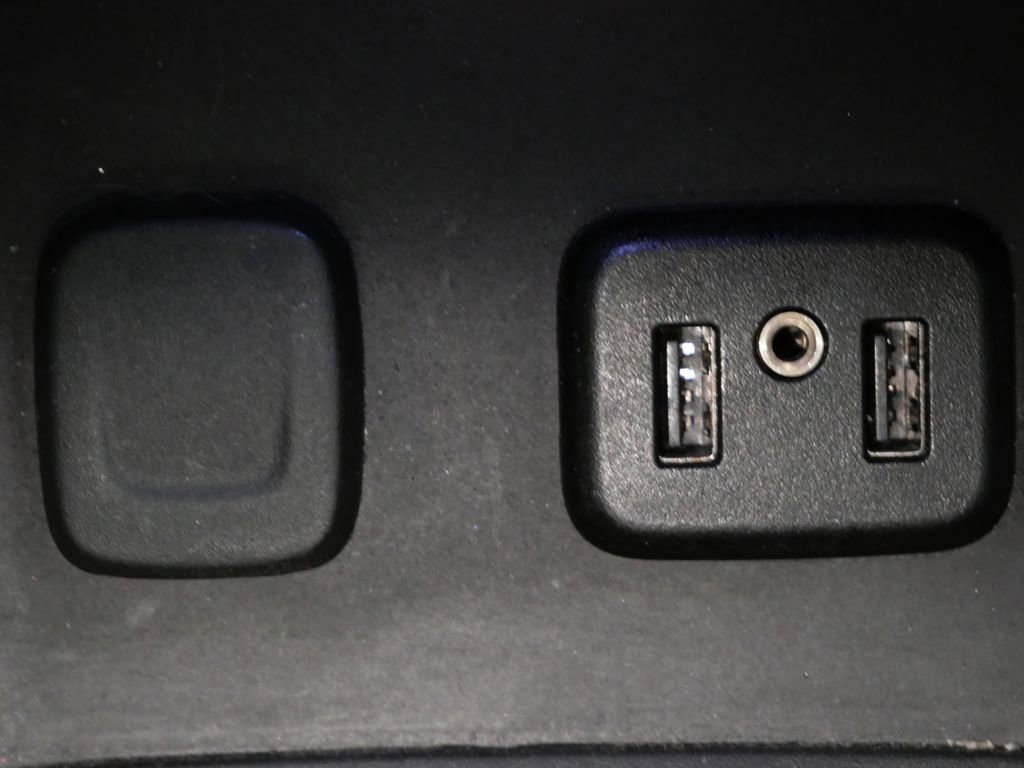 Used 2018 GMC Acadia Denali image 24