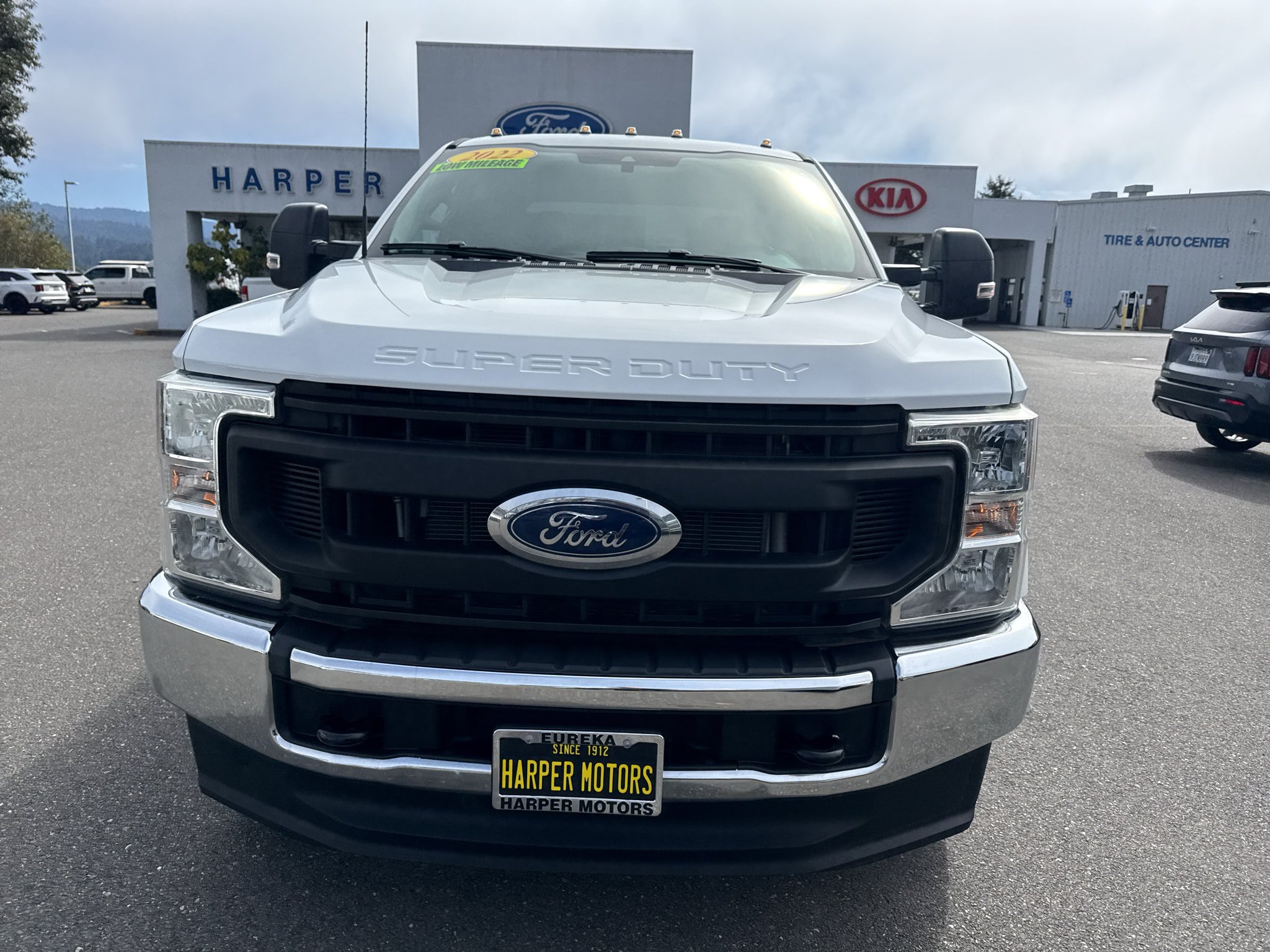 Used 2022 Ford F250 XL w/ Power Equipment Group AWD/4WD image 2
