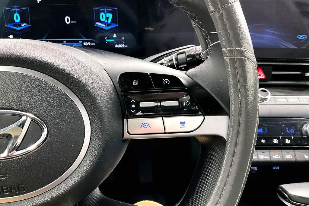 Used 2023 Hyundai Elantra SEL w/ Convenience Package image 24