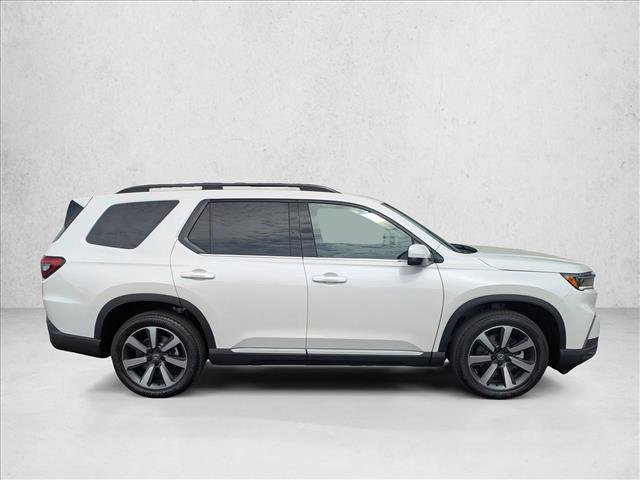 Certified 2025 Honda Pilot Touring image 4