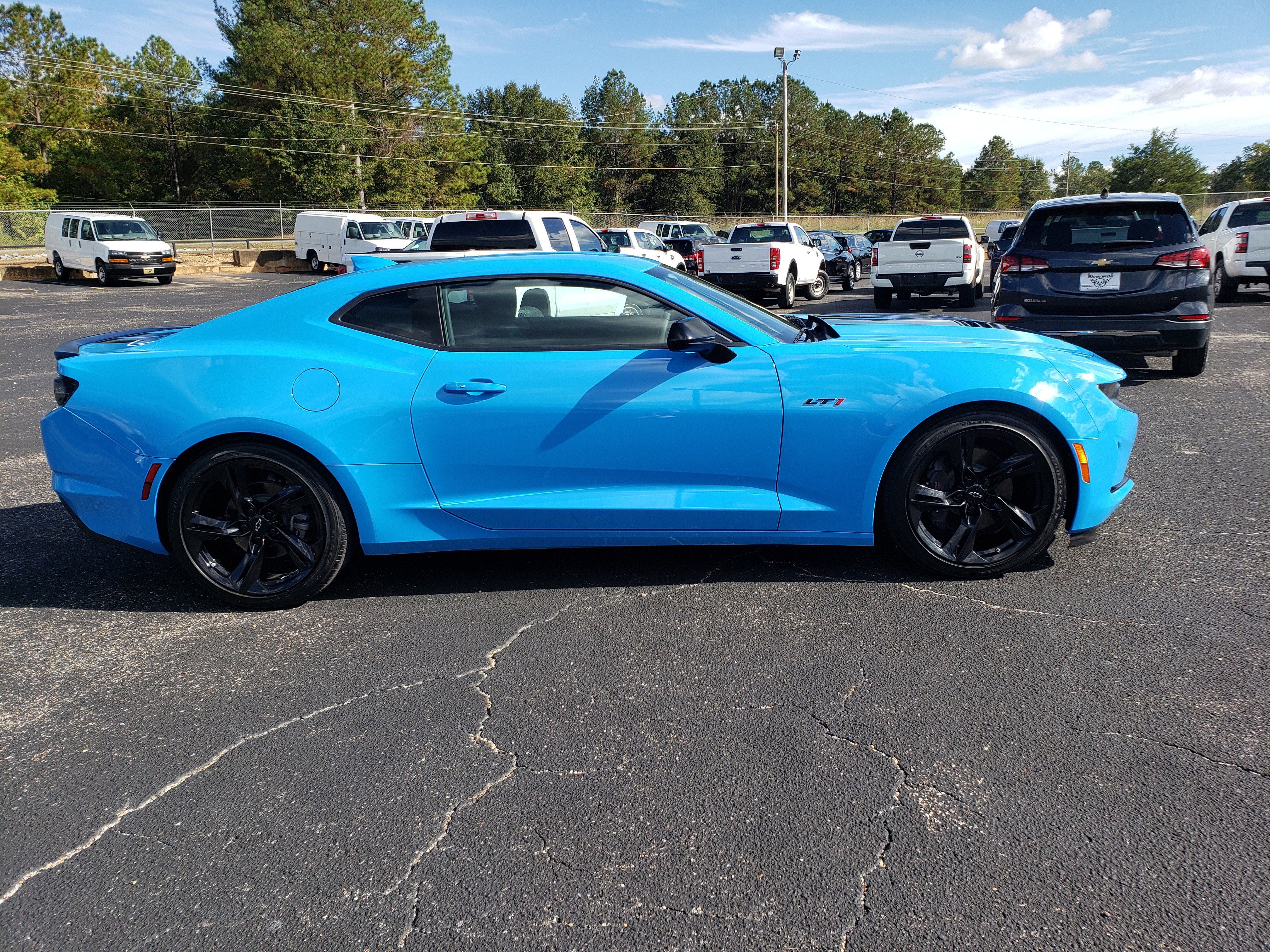 Used 2022 Chevrolet Camaro LT w/ RS Package image 5