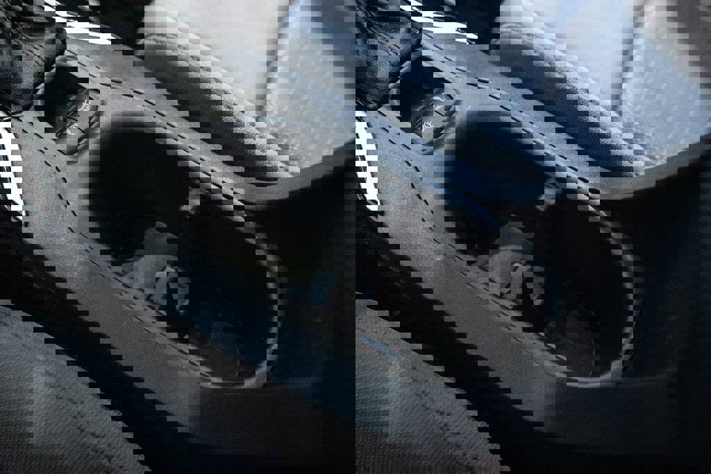 Used 2025 Toyota Corolla Cross AWD Hybrid image 29