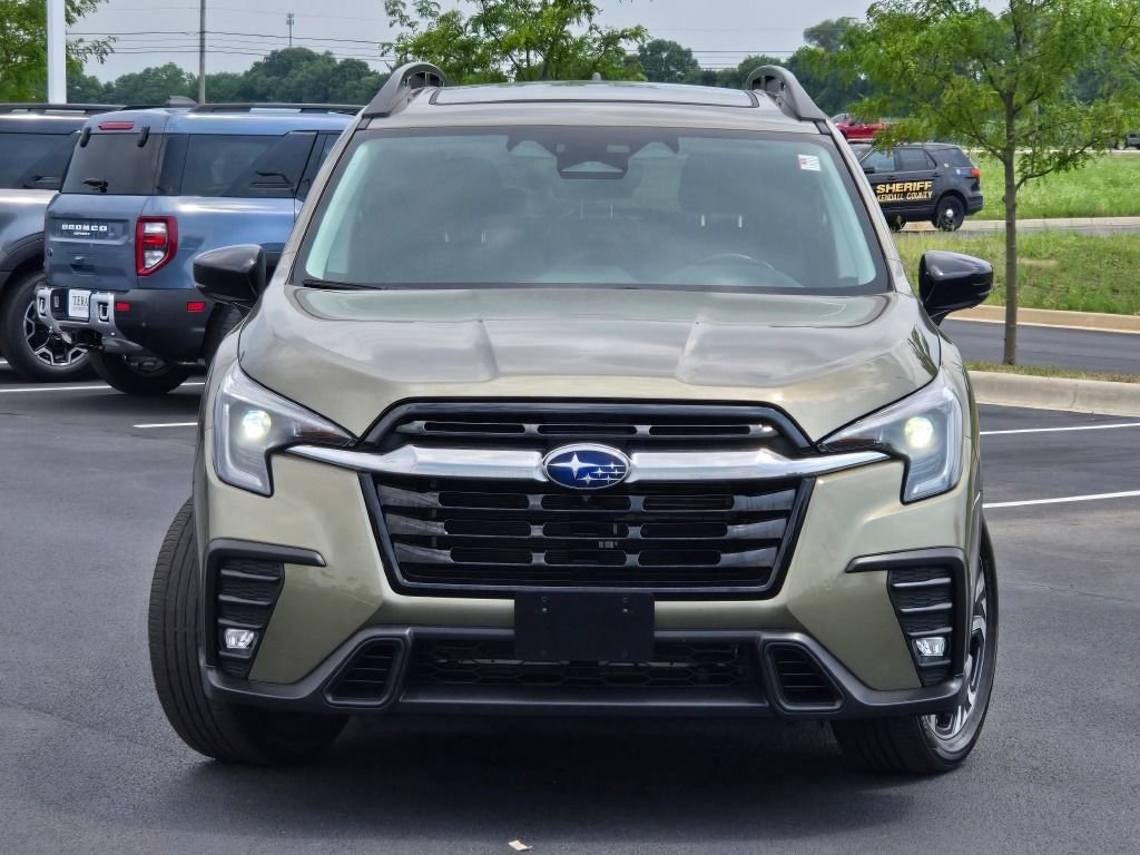 Used 2024 Subaru Ascent Limited w/ Technology Package image 2