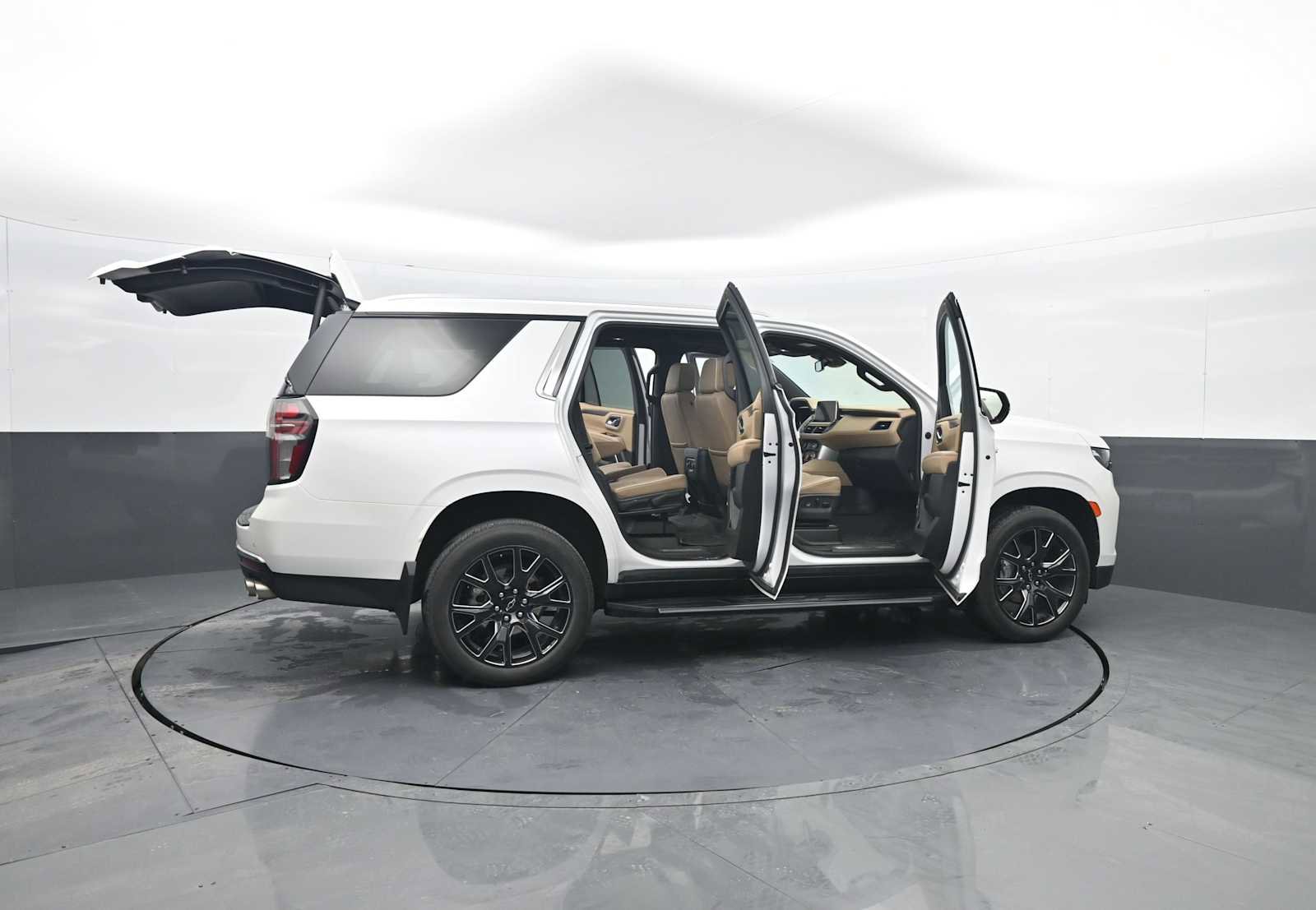 Used 2023 Chevrolet Tahoe Premier image 44