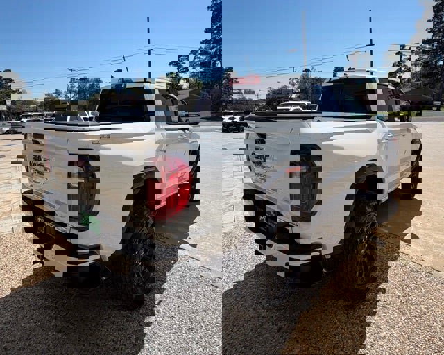 New 2026 GMC Canyon Elevation w/ Convenience Package image 8