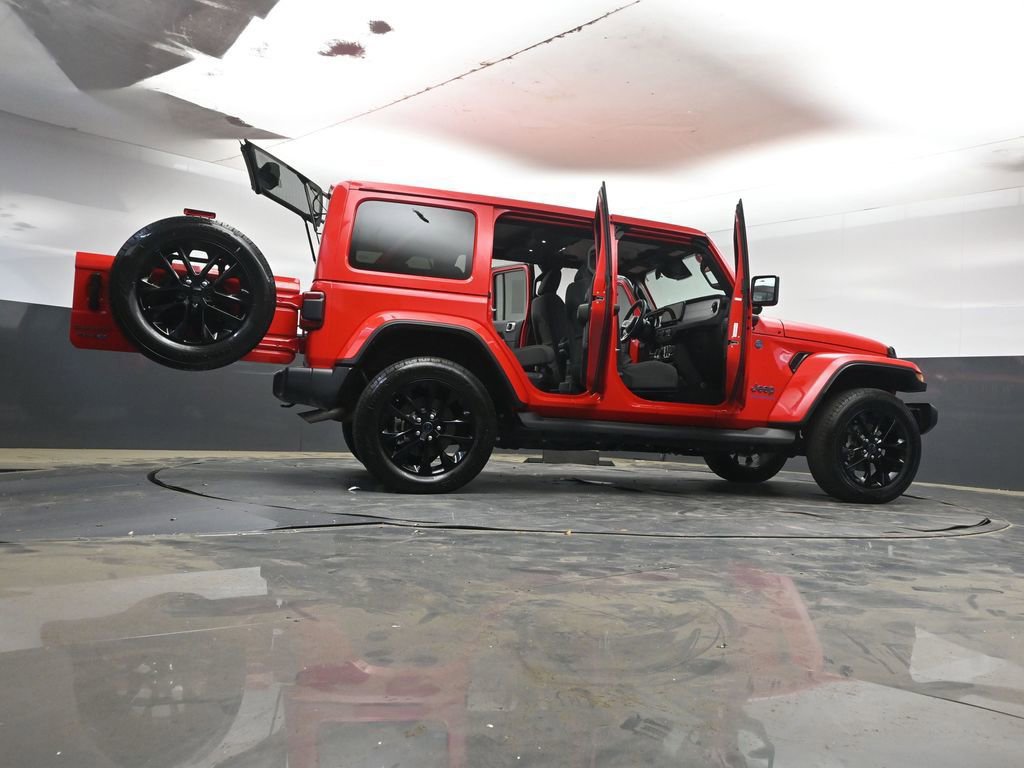 Used 2025 Jeep Wrangler Unlimited Sahara AWD/4WD image 40