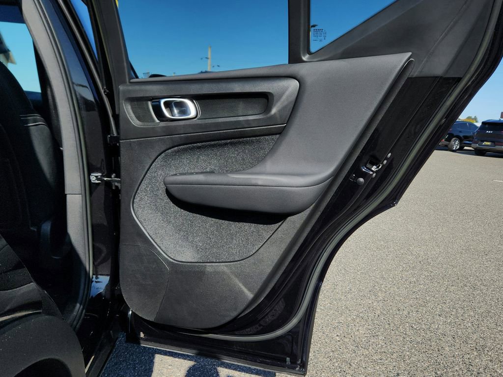 Used 2023 Volvo XC40 Recharge Plus AWD/4WD image 28
