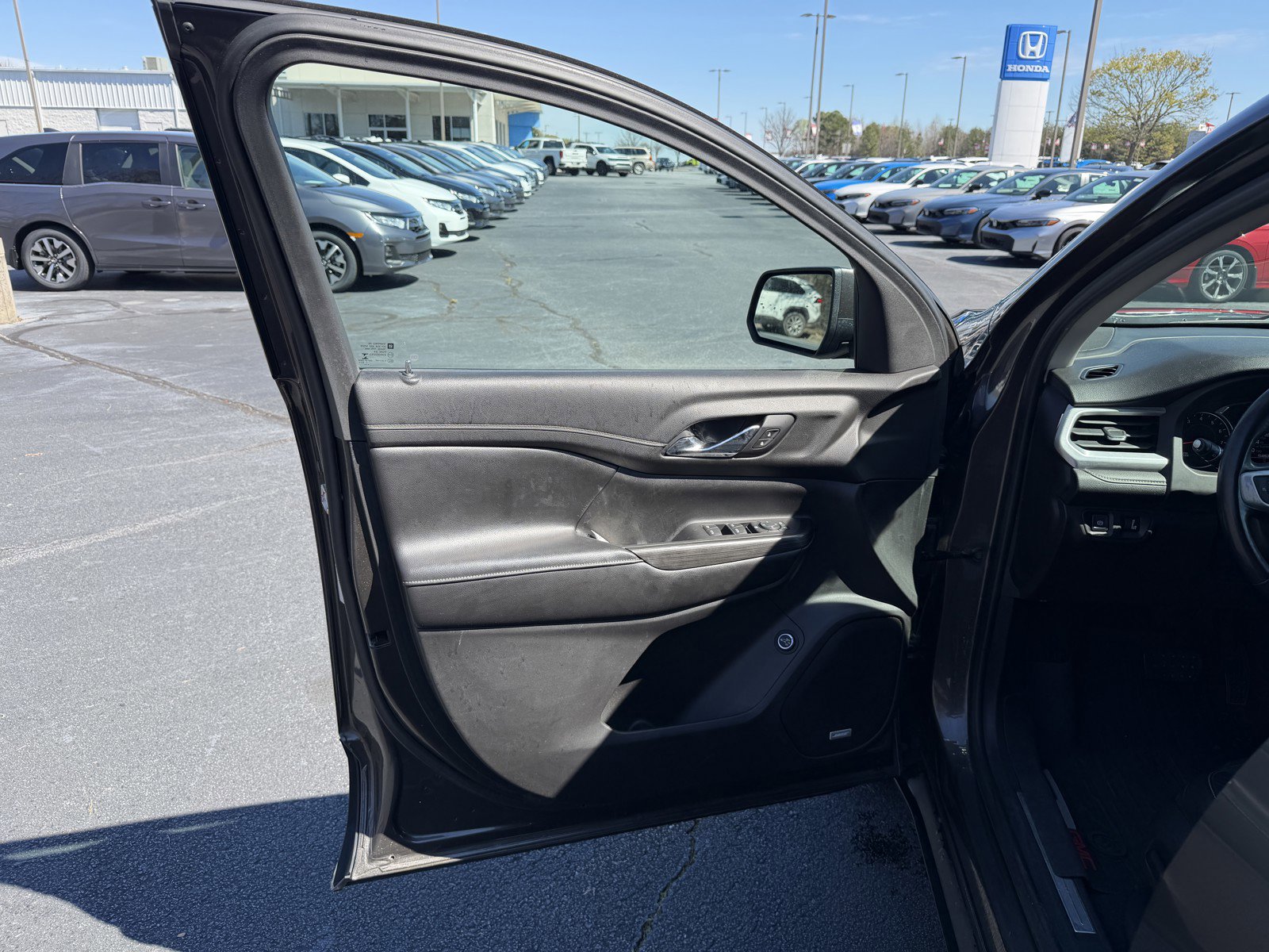 Used 2019 GMC Acadia SLT image 24