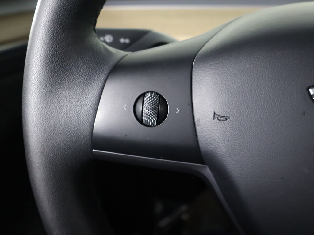 Used 2024 Tesla Model Y Performance image 38