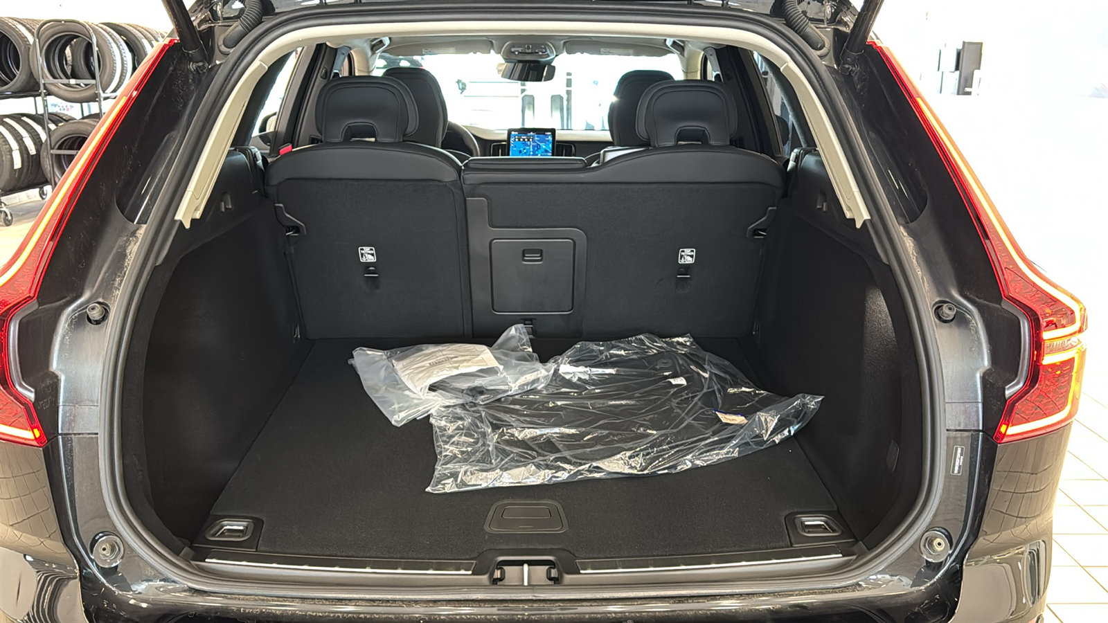 New 2026 Volvo XC60 B5 Plus w/ Climate Package AWD/4WD image 29