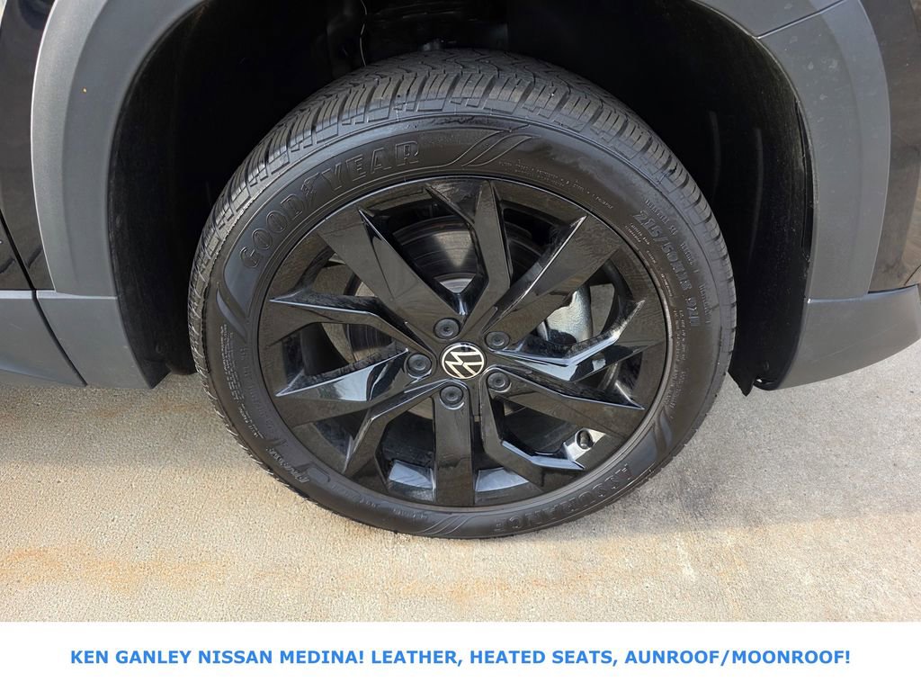 Used 2024 Volkswagen Taos SE image 23