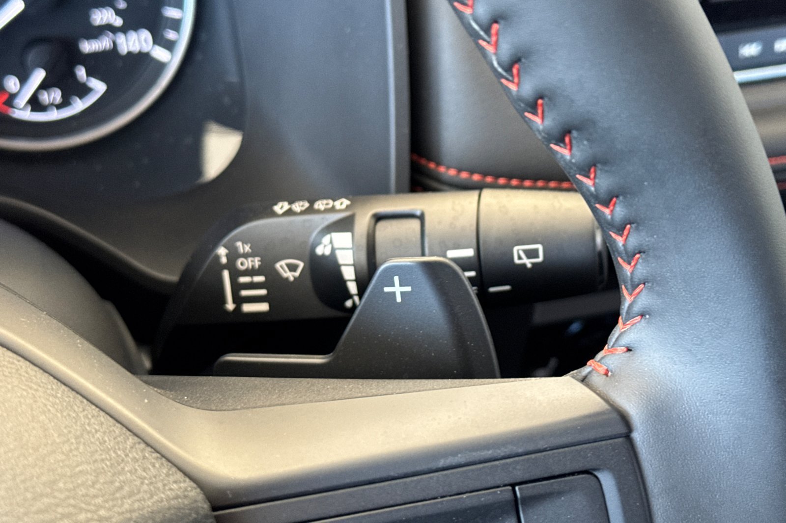 Certified 2025 Nissan Rogue SV AWD/4WD image 40