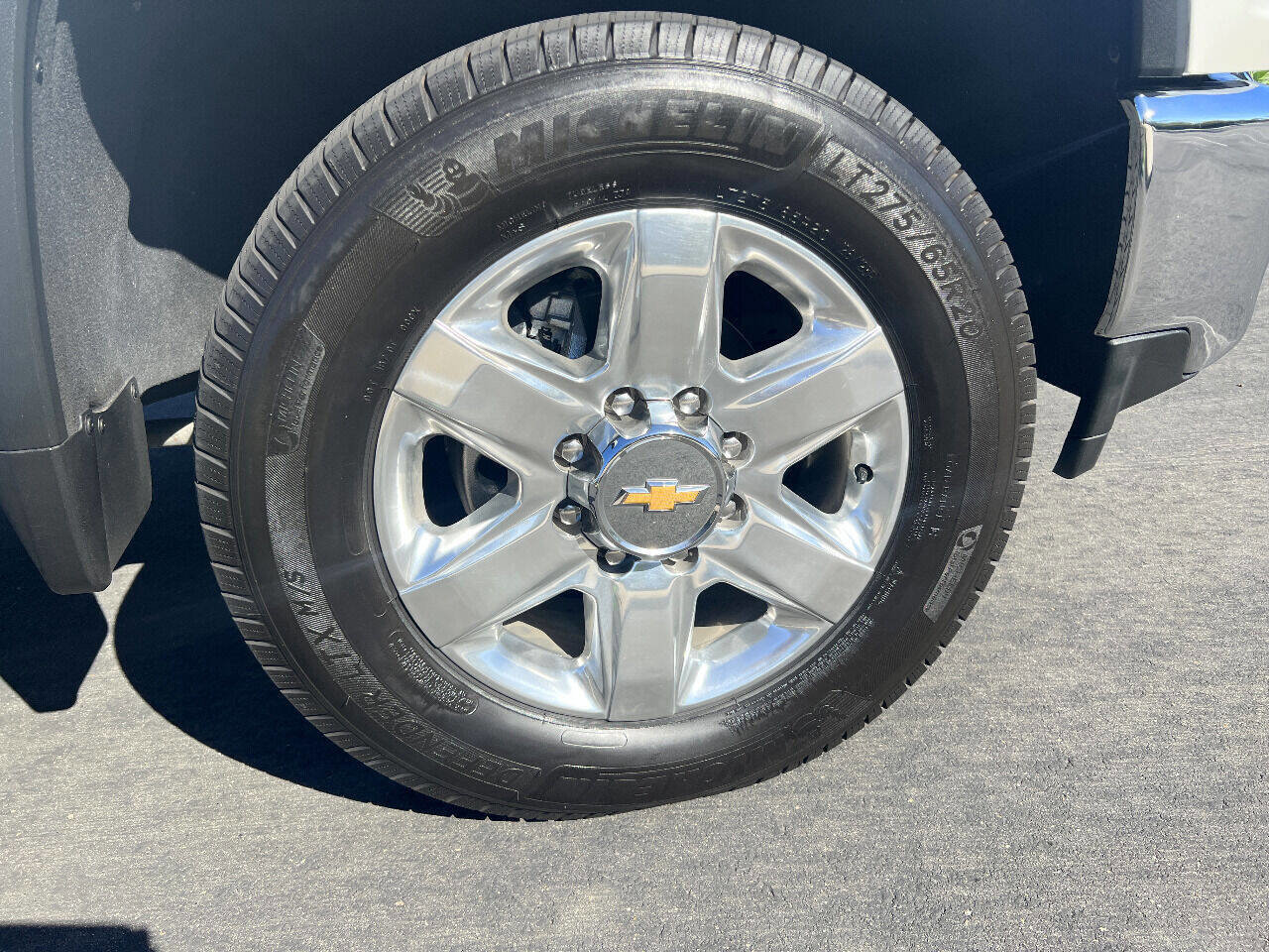 Used 2021 Chevrolet Silverado 2500 LTZ w/ LTZ Premium Package AWD/4WD image 7