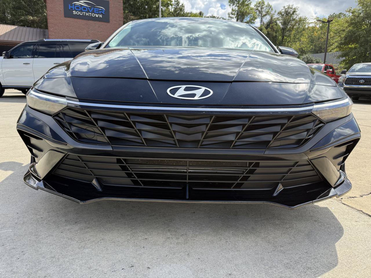 Used 2026 Hyundai Elantra Sport FWD image 8