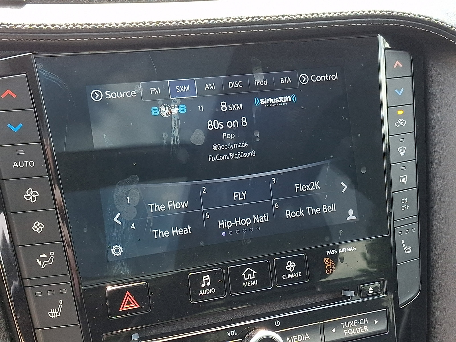 Used 2019 INFINITI QX50 Luxe w/ Navigation Package AWD/4WD image 19